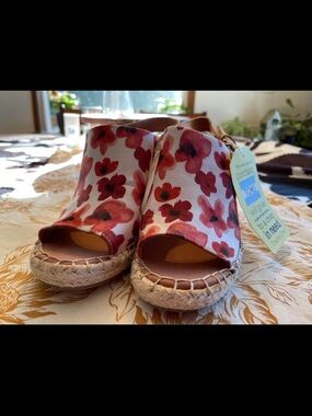 TOMS Floral Red Open-Toe Espadrille Wedges